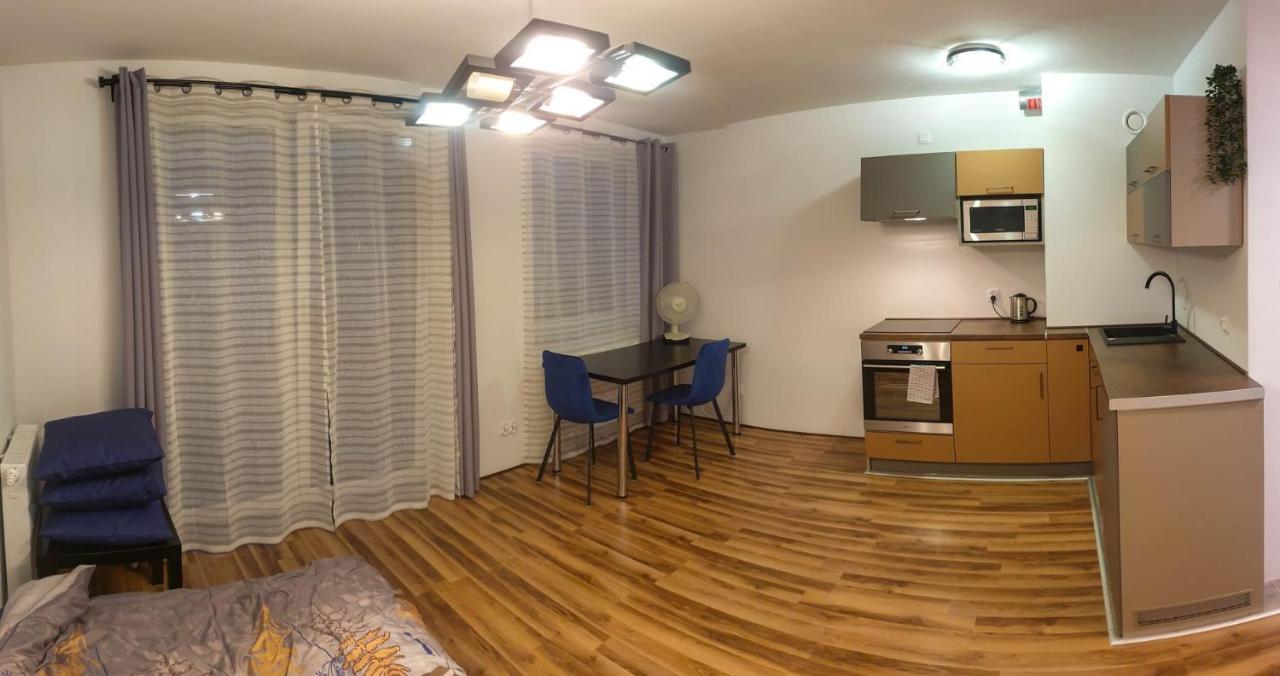 Mini Apartament Krakow Pn / Cracow North Z Parkingiem エクステリア 写真